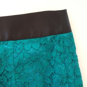 HP NWT Banana Republic lace pencil skirt